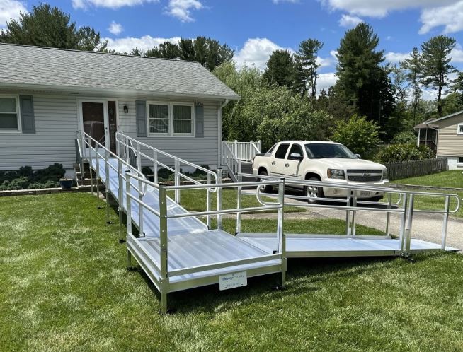 aluminum-wheelchair-ramp-installed-by-Lifeway-Mobility-in-Maryland.JPG