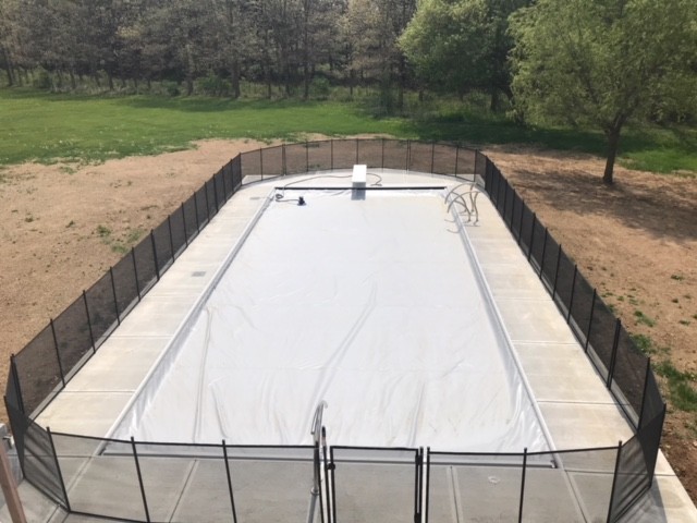 Pool Fence with White Cover3