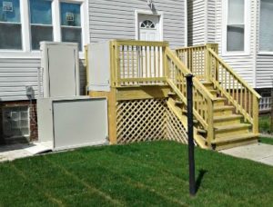 outdoor-wheelchair-lift-providing-access-to-backyard-of-Chicago-home