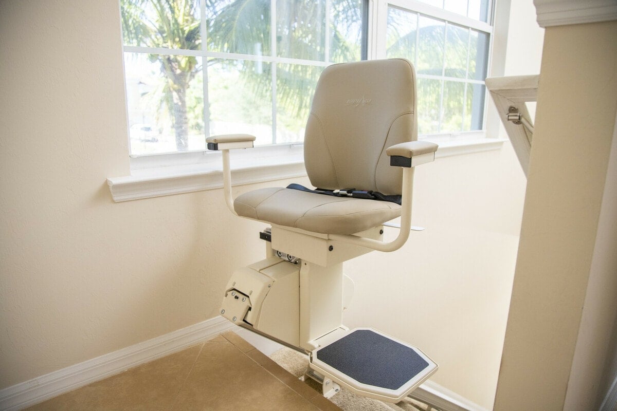 Harmar Heavy-Duty stairlift from Lifeway Mobility