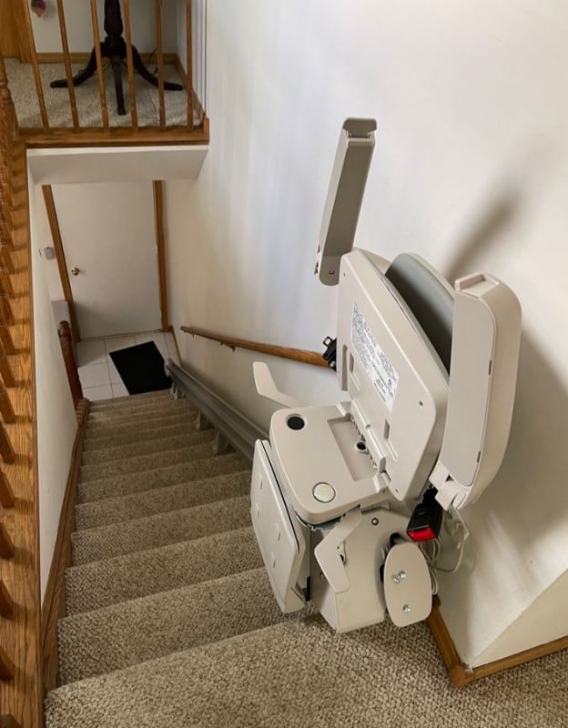 Bruno-Elan-stairlift-Elk-Grove-Village-IL-by-Lifeway-Mobility.JPG