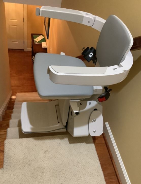 Bruno-Elan-stairlift-in-Baltimore-installed-by-Lifeway-Mobility.JPG