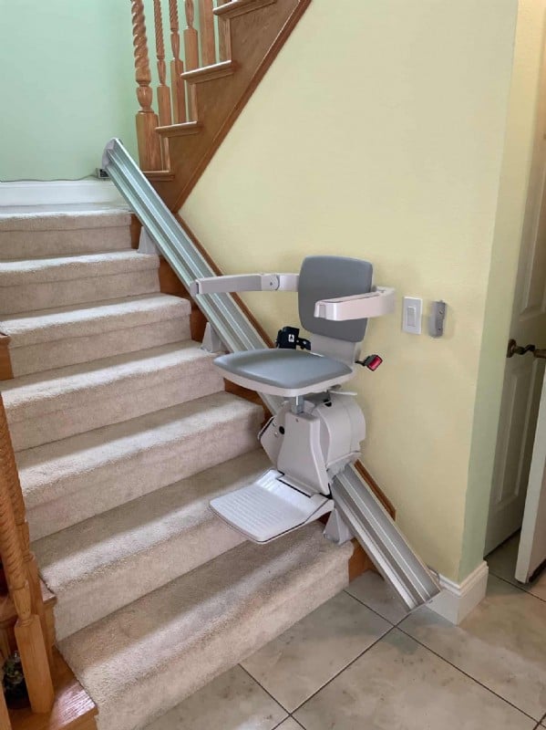 Bruno-Elan-stairlift-installed-in-Anahiem-CA-home-by-Lifeway-Mobility.JPG