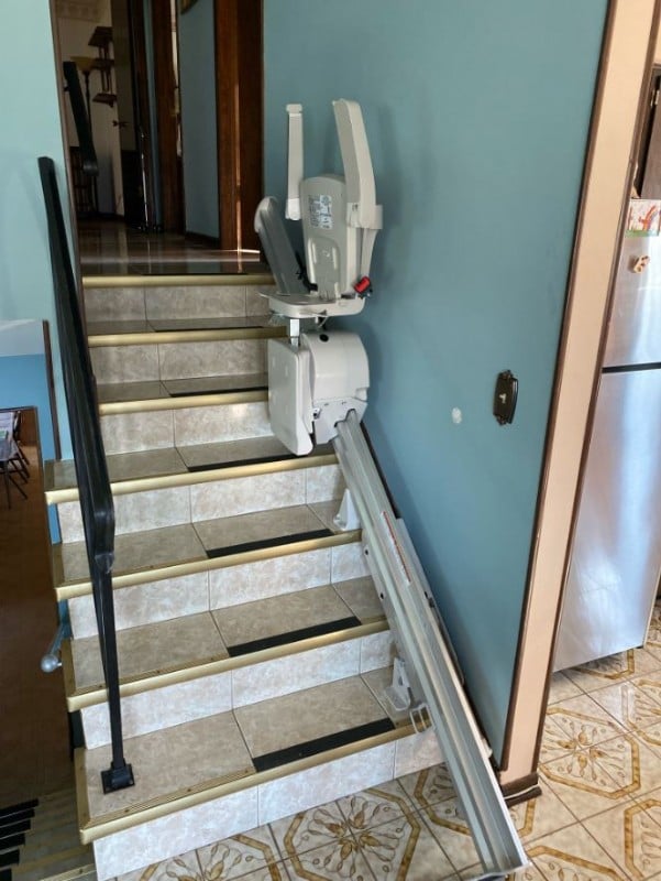 Bruno Elan stairlift installed in Vernon Hills IL.jpeg