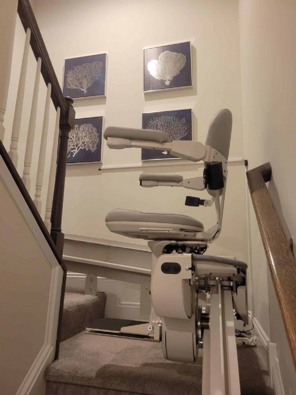 Bruno-curved-stairlift-installed-by-Lifeway-Mobility-in-Newtown-Square-PA.jpg