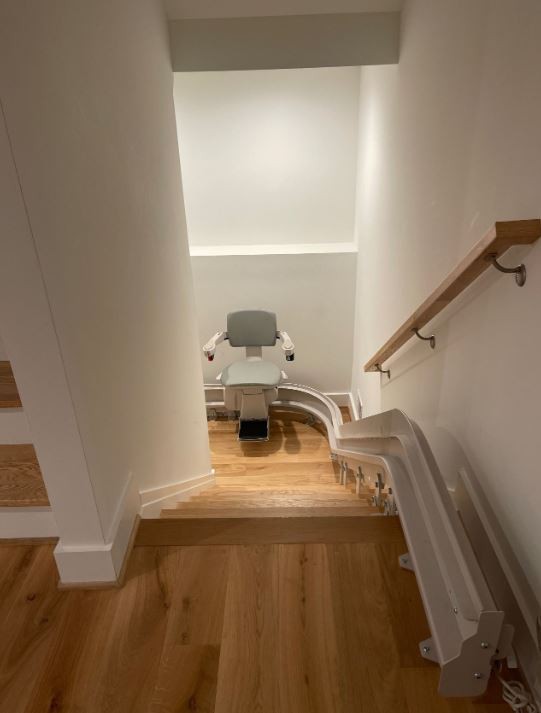 Bruno-custom-curved-stairlift-in-Baltimore-MD-installed-by-Lifeway-Mobility.JPG