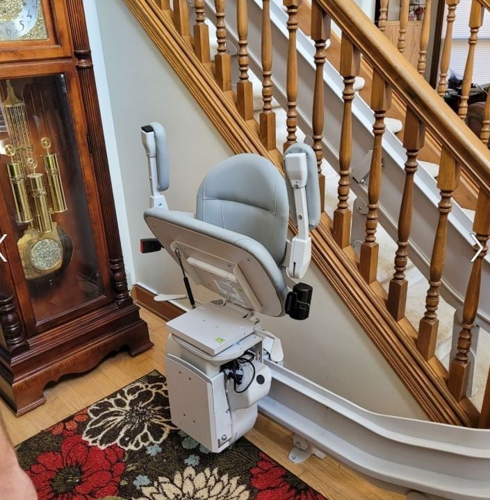 Bruno-custom-curved-stairlift-installed-by-Lifeway-Mobility-Indianpolis.JPG
