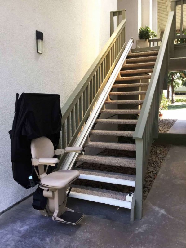 Bruno outdoor Elite stairlift in Anahiem California