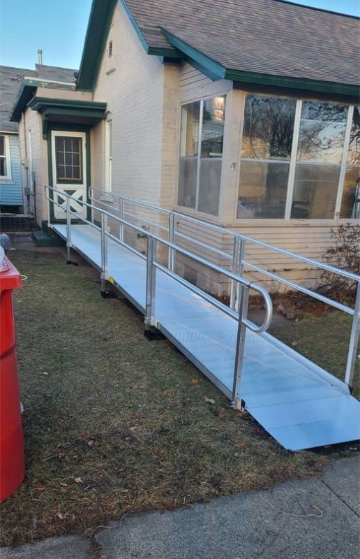 aluminum-modular-wheelchair-ramp-in-Winona-MN-by-Lifeway-Mobility.JPG