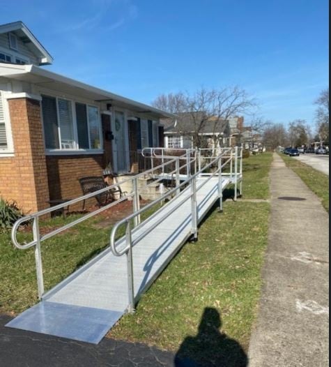 aluminum-wheelchair-ramp-in-Indianapolis-by-Lifeway-Mobility.JPG