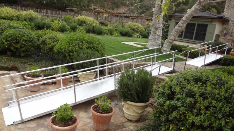 aluminum-wheelchair-ramp-in-Los-Angeles.JPG