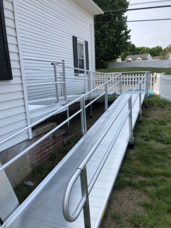 aluminum-wheelchair-ramp-installed-in-Dracut-Massachusetts.JPG