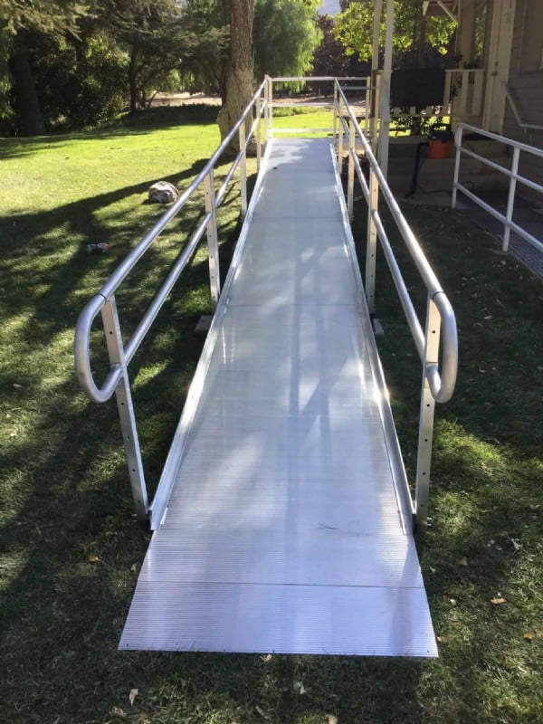 aluminum-wheelchair-ramp-installed-in-Oakland-CA.JPG