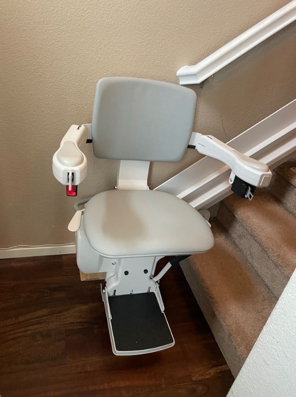 curved-stairlift-Oceanside-CA-from-Lifeway-Mobility.JPG