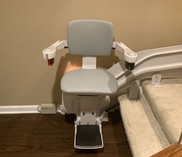 curved-stairlift-installed-by-Lifeway-Mobility-Baltimore.JPG