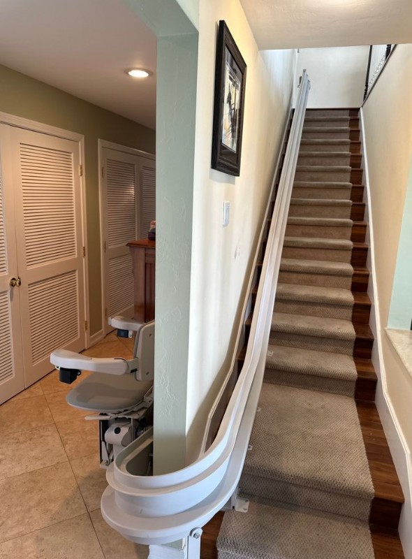 curved stairlift with 180 park San Diego CA from Lifeway Mobility