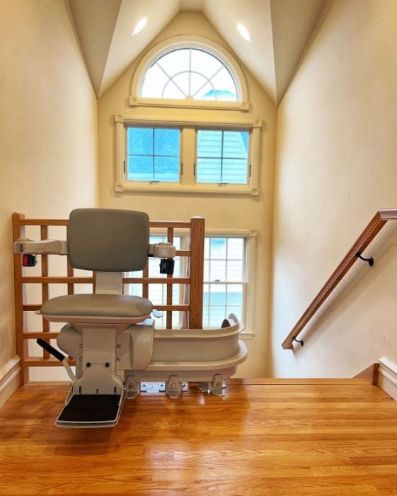 curved stairlift with 90 degree park position at top of stairs installed by Lifeway Mobility NJ