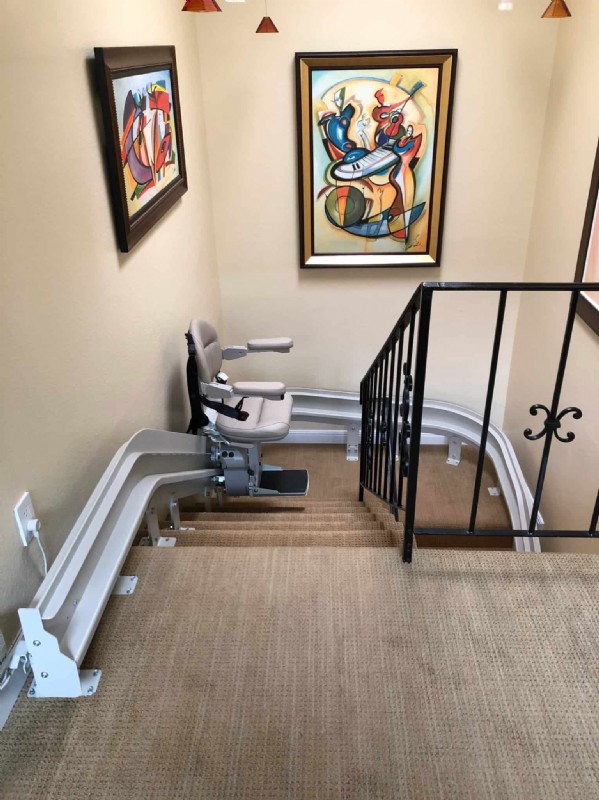 curved stairlift with harness installed in Pasadena CA