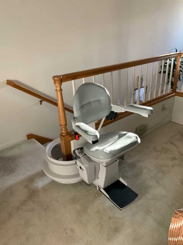 curved-stairlift-with-rail-overrun-in-San-Jose-home.JPG