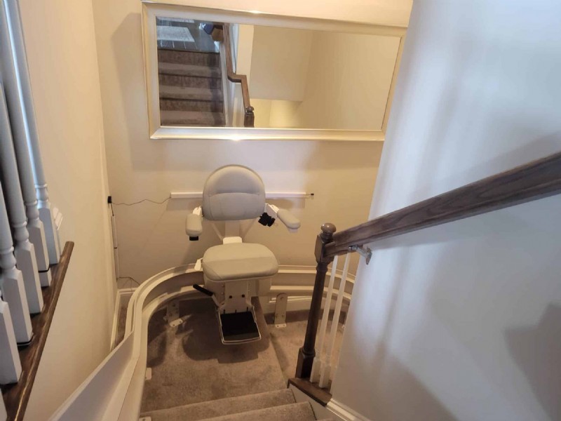 custom-curved-stairlift-Newtown-Square-PA-from-Lifeway-Mobility.jpg