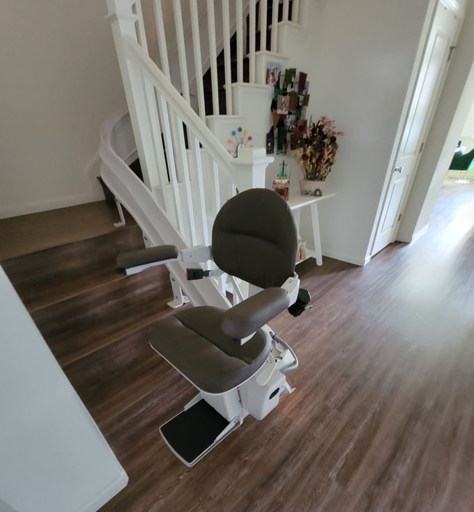 custom curved stairlift in Oakley California by Lifeway Mobility