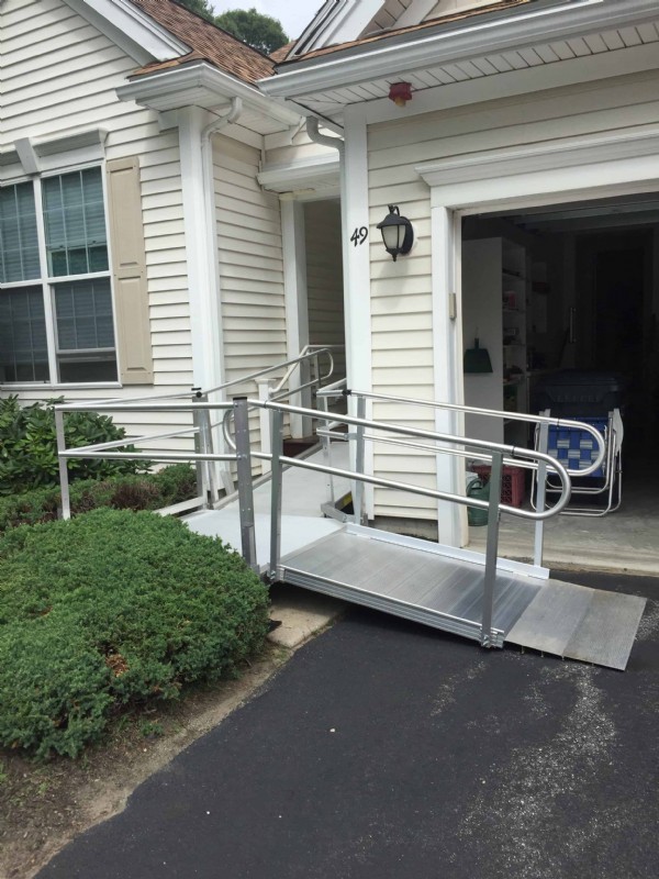 modular-wheelchair-ramp-installed-by-Lifeway-Mobility-in-Berlin-Massachusetts.jpeg