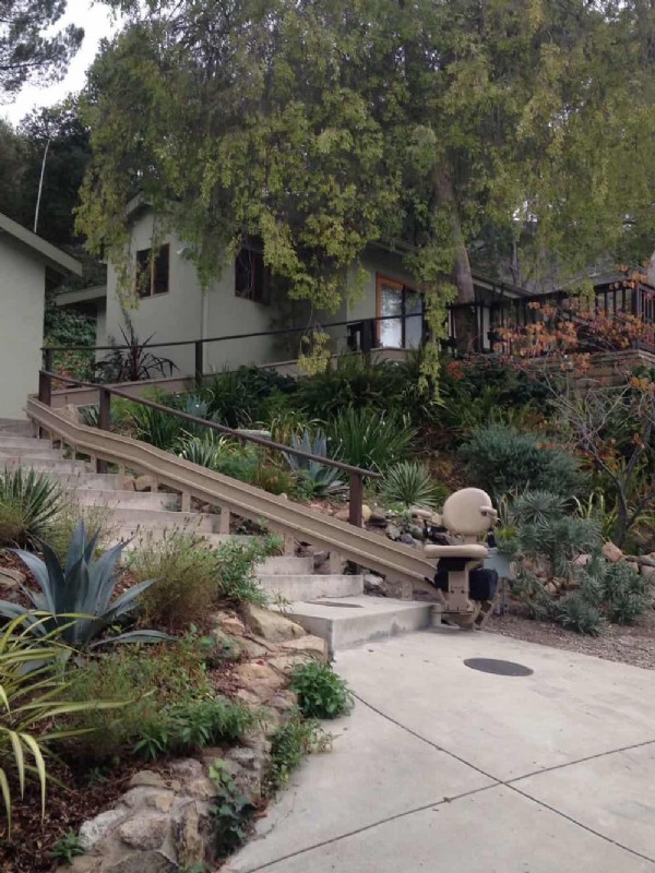 outdoor-Bruno-Elite-curved-stairlift-installed-in-Los-Angeles-CA.jpg