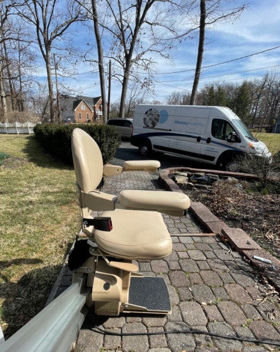 outdoor-Bruno-stairlift-installed-by-Lifeway-Mobility-in-Columbia-Maryland.jpg