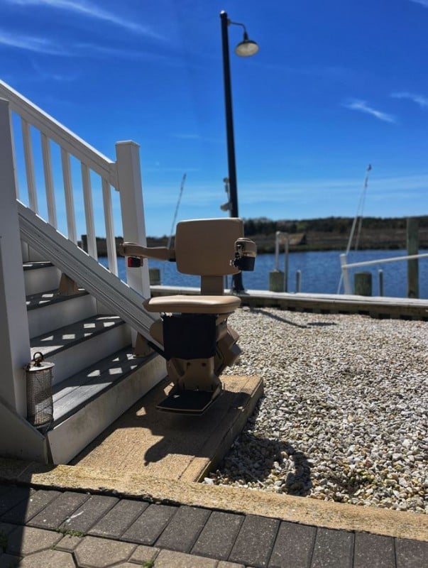 outdoor-stair-lift-installed-in-Egg-Harbor-NJ-near-marina-by-Lifeway-Mobility.JPG