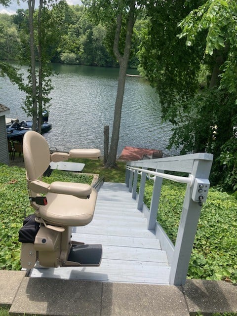 outdoor-stairlift-for-lake-access-installed-by-Lifeway-Mobility-in-Connecticut.jpg