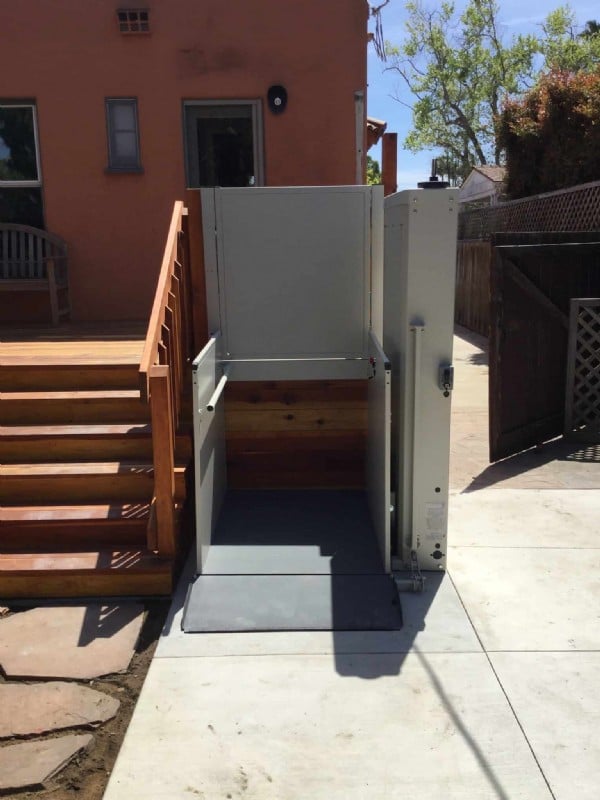 residential-wheelchair-lift-installed-for-deck-access-outside-of-Los-Angeles-home.JPG