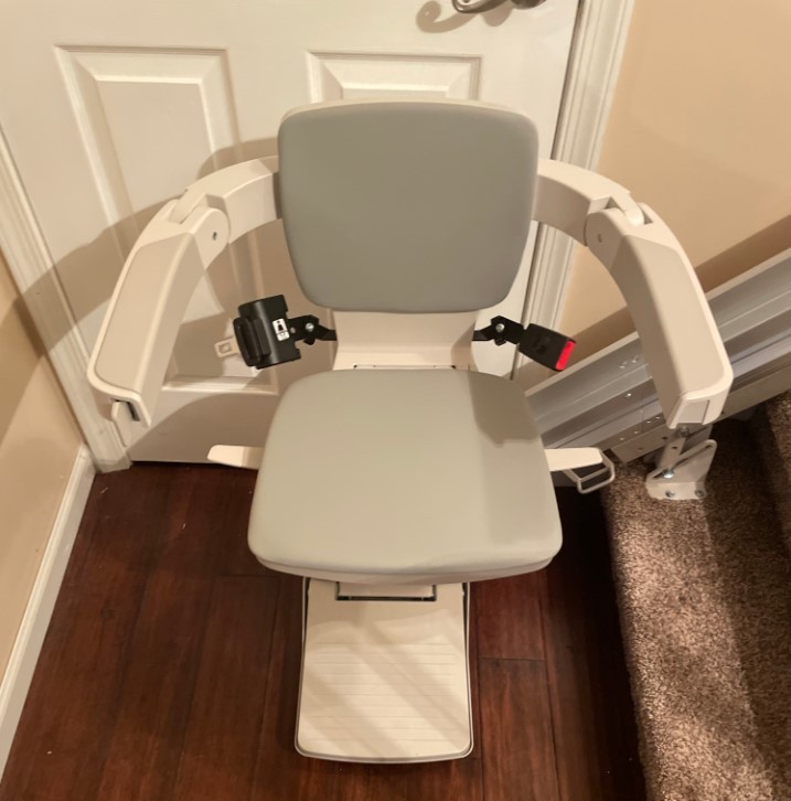 stairlift-shelbyville-Delaware-installed-by-Lifeway-Mobility.jpg