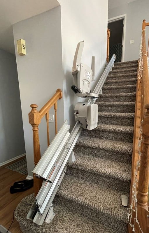 stairlift-with-power-folding-raill-in-Schamburgh-IL-installed-by-Lifeway-Mobility.JPG