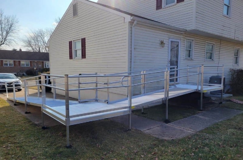 wheelchair-ramp-Newark-Delaware-installed-by-Lifeway-Mobility_1.jpg