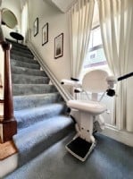 Bruno-Elite-stairlift-with-white-upholstery-installed-by-Lifeway-Mobility-Columbus-Ohio.JPG