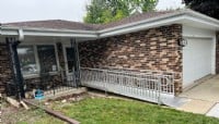 aluminum-wheelchair-ramp-with-vertical-pickets-installed-in-Mundelein-by-Lifeway-Mobility.JPG