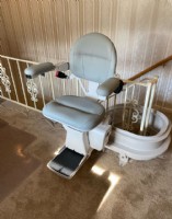 curved-stairlift-in-Indiana-installed-by-Lifeway-Mobility-Indianapolis.JPG