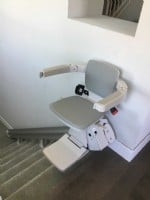 stairlift-in-San-Jose-at-top-landing-of-staircase.JPG