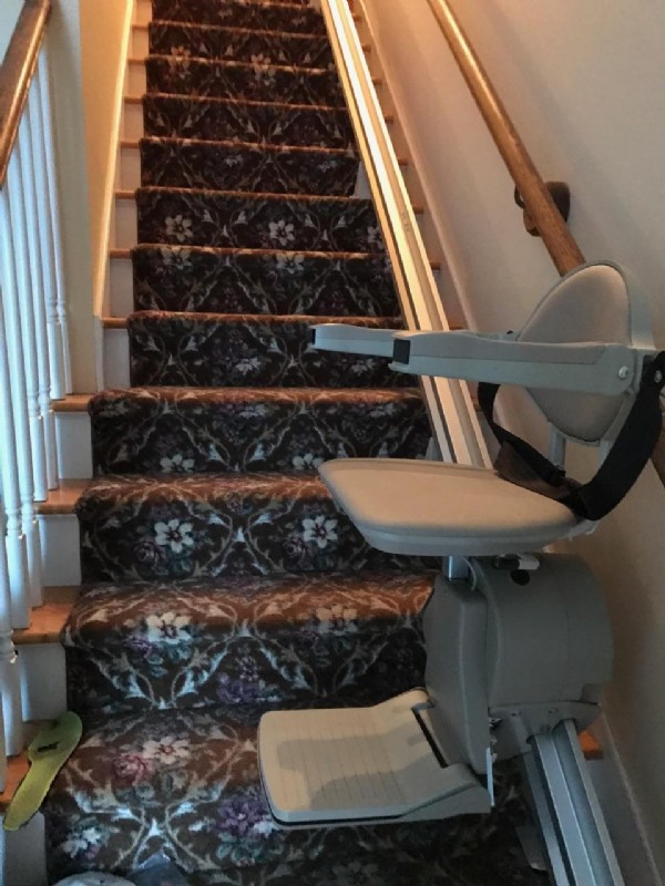 Bruno-Elan-stairlift-in-Southern-New-England-Home