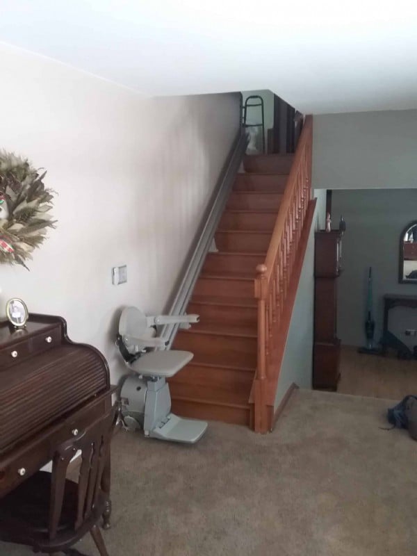 Bruno Elan straight stair lift installed in Paltine, IL