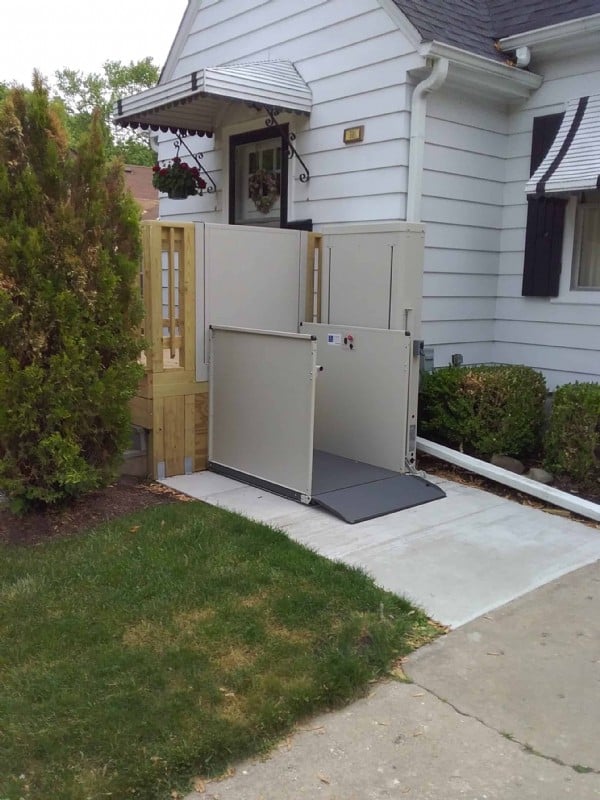 Bruno porch lift for front door access Waukegan IL