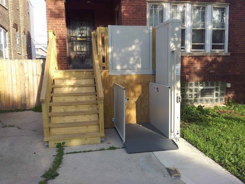 Bruno Porch Lifts/Bruno outdoor wheelchair lift berwyn il