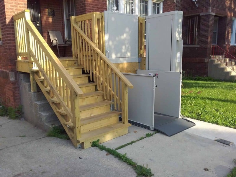 Bruno Porch Lifts/porch lift installed by Lifeway Mobility Chicago in Berwyn