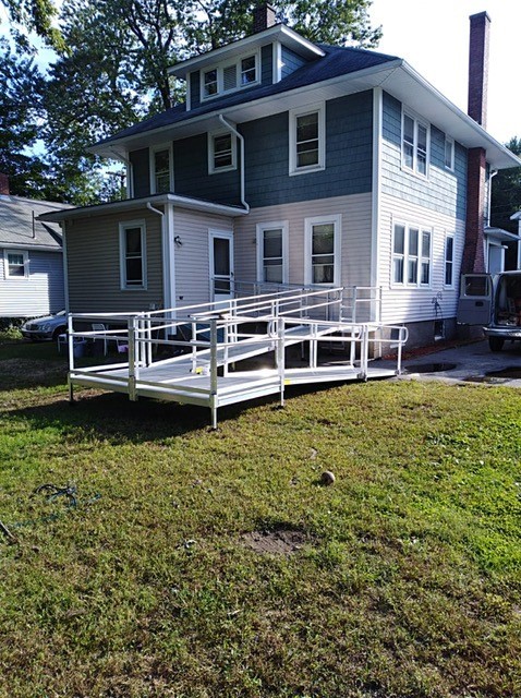 Framingham-switchback-aluminum-wheelchair-ramp-installed-by-Lifeway-Mobility.jpg