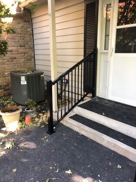 Gilpin Brand – Black Handrail