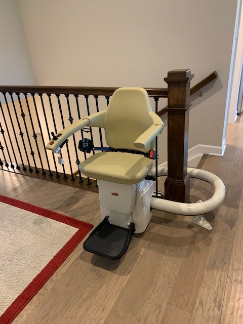Handicare-Freecurve-stairlift-at-top-park-position-in-home-in-Indianapolis.JPG
