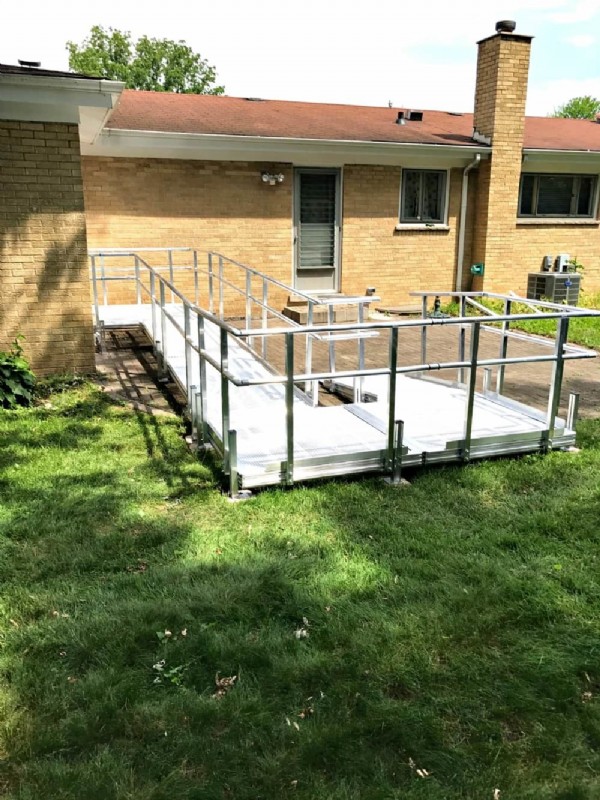 Aluminum wheelchair ramp installed in Park Ridge, IL