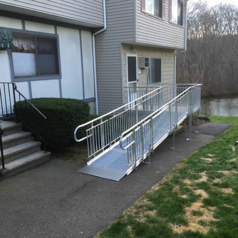 Modular-aluminum-wheelchair-ramp-for-home.jpg