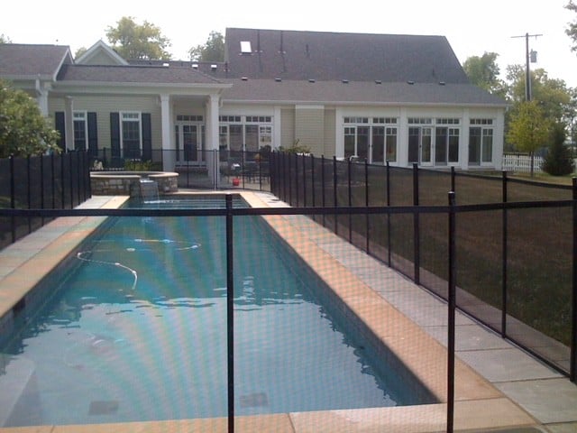 Pool Fence Thin Pool Hot Tub2