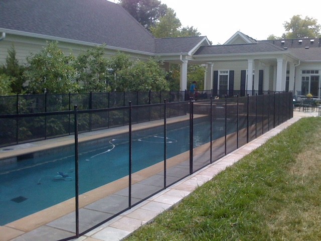 Pool Fence Thin Pool Hot Tub3